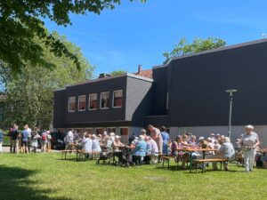 Open-Air Pfingstgottesdienst Gemeinsames Essen